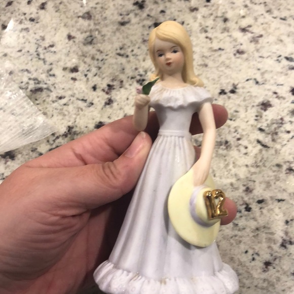 Precious moments growing up collection age 12 blonde girl - Picture 3 of 3